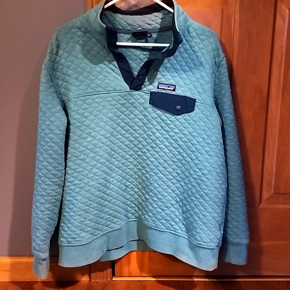 Patagonia Quilted Pullover Sweater in Teal and Navy